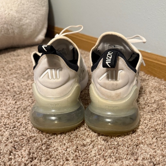 Nike Air Max 270 - Picture 4 of 5